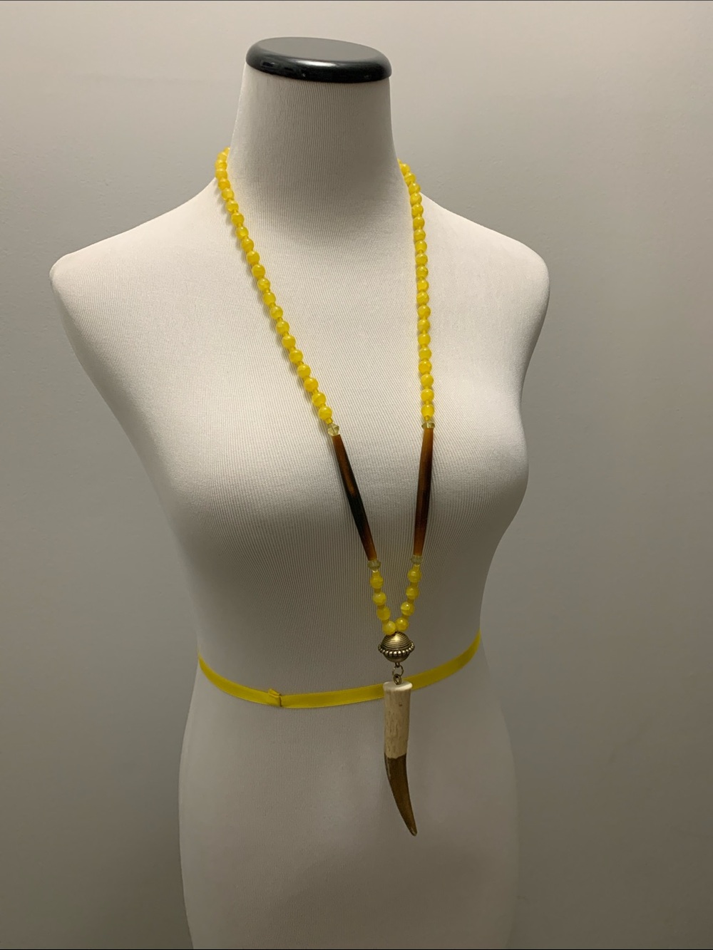 EUC Little Beads horn necklace